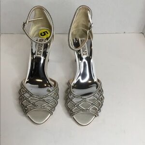 Badgley Mischka Rain II crystal adorned stiletto women size 5
